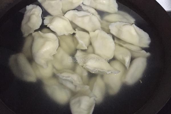 羊肉胡萝卜饺子的做法图解7