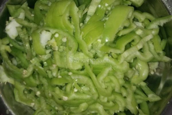 肉丝卷豆腐皮的做法图解2