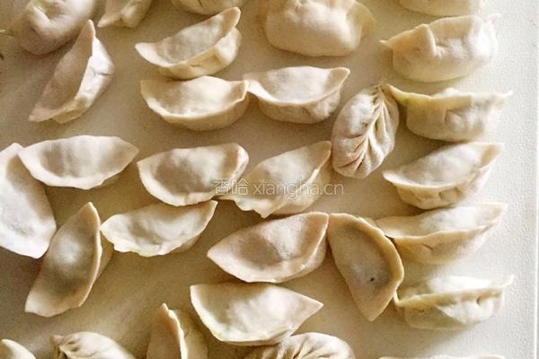 韭菜鸡蛋饺子的做法图解4