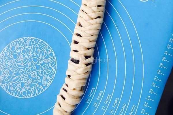 蜜豆花环面包的做法图解10