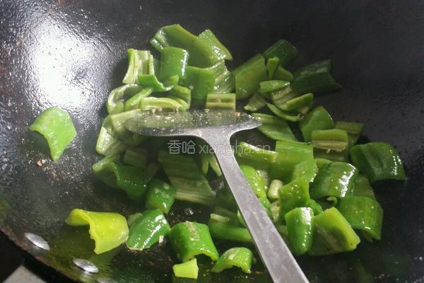 干煸肥肠的做法图解3