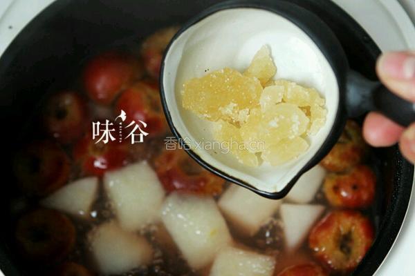 春季必备的雪梨山楂糖水的做法图解5