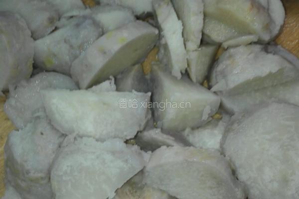 芋头萝卜炖墨鱼的做法图解4
