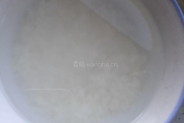 山药红枣粥的做法图解1
