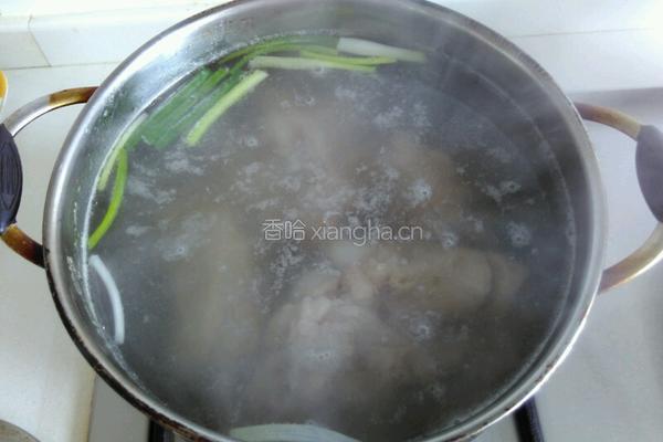 莲藕筒骨汤的做法图解5