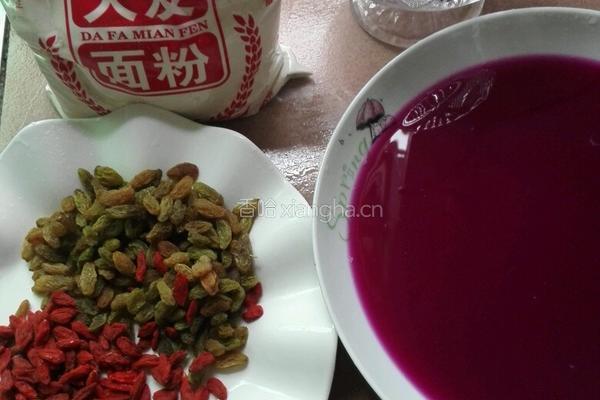 枸杞葡萄干发糕的做法图解1