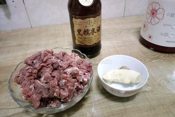 姜爆牛肉湯的做法图解1