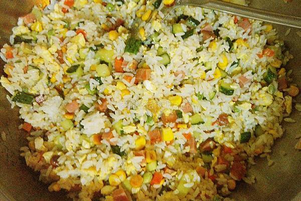 什锦火腿炒饭的做法图解13