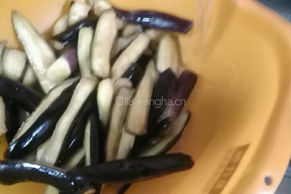 干煸茄子的做法图解3