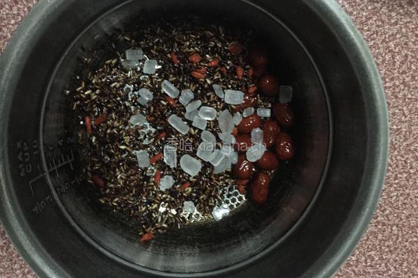 黑米红枣粥的做法图解4