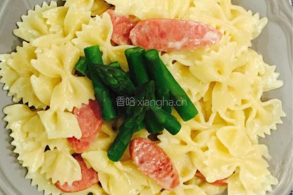 起舞弄清影——芦笋奶油香肠蝴蝶面 配 南瓜浓汤的做法图解4