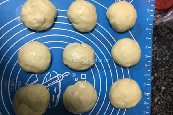 挤挤小熊豆沙面包的做法图解6