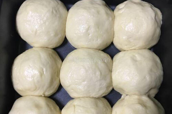 挤挤小熊豆沙面包的做法图解7