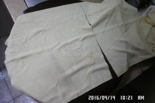 香菇肉沫豆皮卷的做法图解3