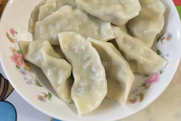芹菜玉米猪肉水饺的做法图解5