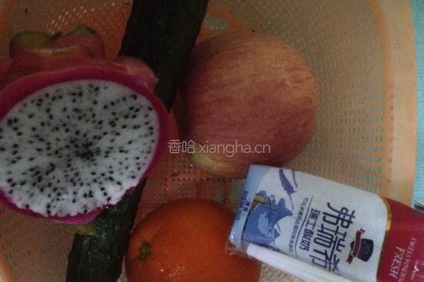 酸奶水果沙拉的做法图解1