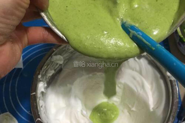 菠菜戚风蛋糕的做法图解8