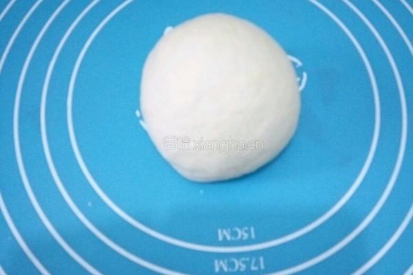 翡翠莲蓉蛋黄酥的做法图解4