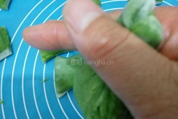 翡翠莲蓉蛋黄酥的做法图解21