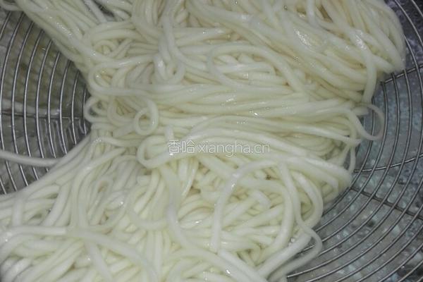 芝麻酱葱油拌面的做法图解4