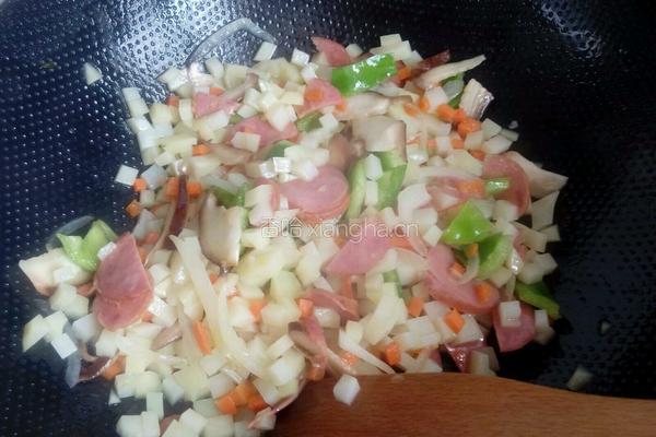 香长土豆焖饭的做法图解3