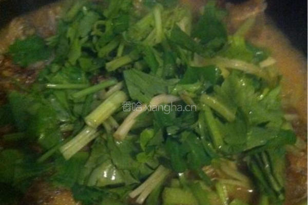 芹菜烧小黄鱼的做法图解4