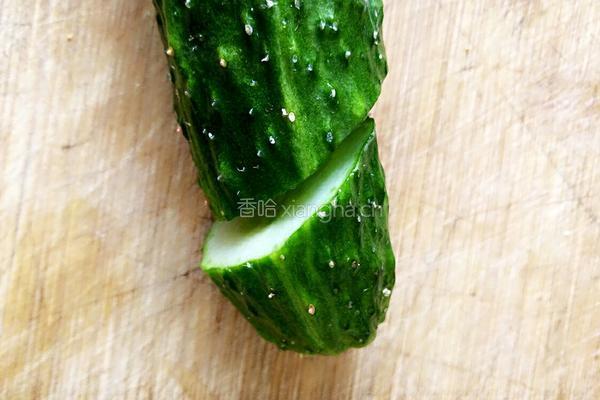 泡泡鱼黄瓜拼盘的做法图解3