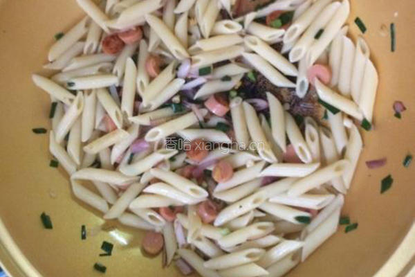 小白做火腿肠炒通心粉的做法图解6