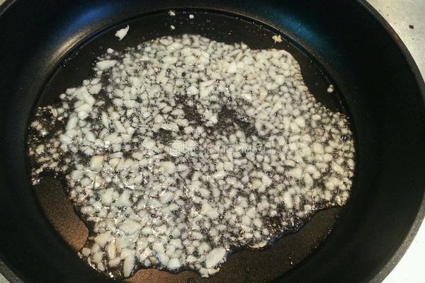耗油蒜泥香菇灼生菜的做法图解5