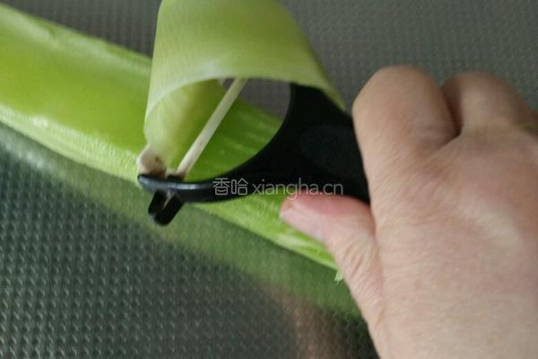 葱油莴笋的做法图解2