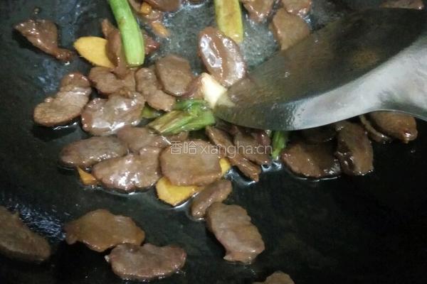蒜苗炒牛肉的做法图解5