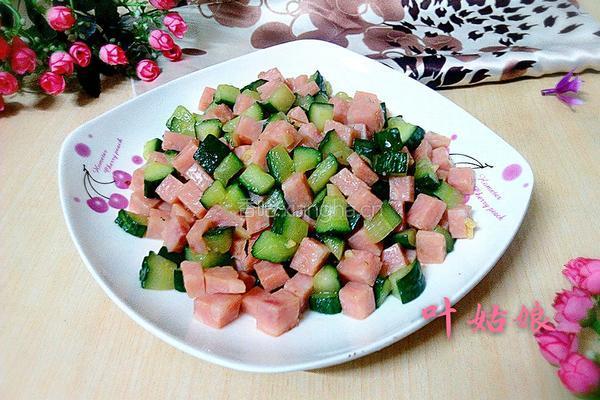 火腿肠炒青瓜的做法图解5