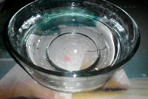 银耳羹的做法图解2