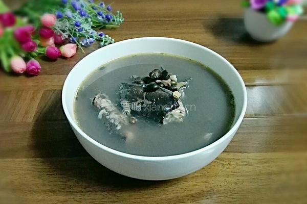 黑豆煲塘虱鱼汤的做法图解9