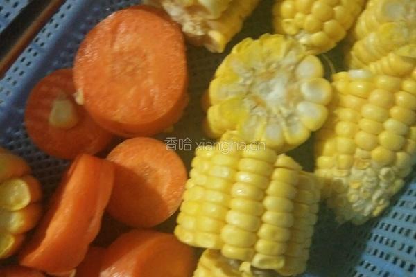 养生滋补猪脚汤的做法图解2