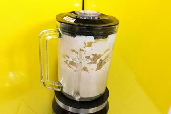 双孢菇奶油浓汤的做法图解3