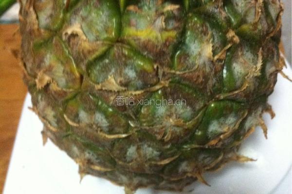 菠萝咕老肉的做法图解1