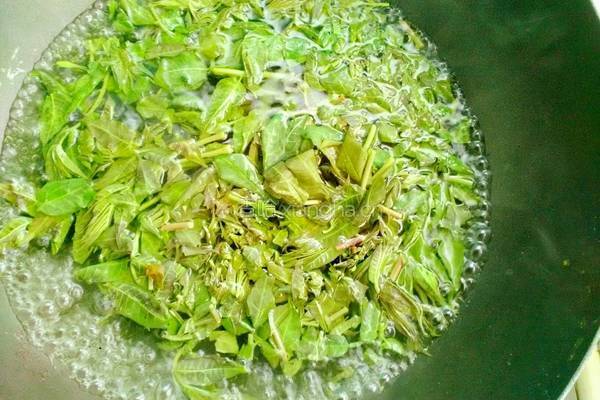 香椿芽拌豆干的做法图解2