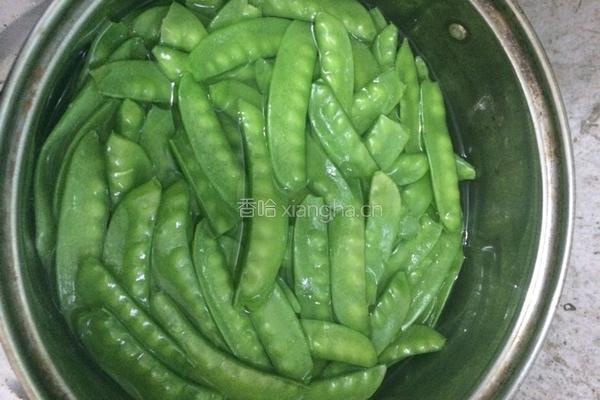烧肉炒荷兰豆的做法图解4