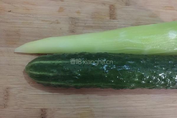 凉拌莴笋黄瓜丝的做法图解1
