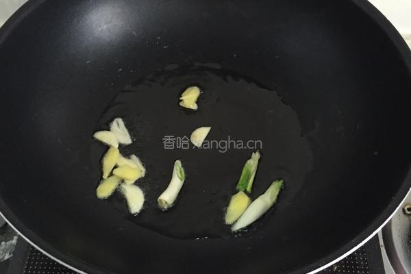 鲜蘑炒黄瓜的做法图解4