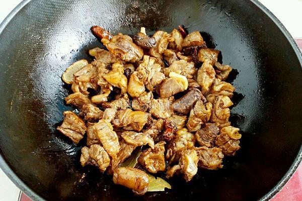 番茄土豆烧牛腩的做法图解7