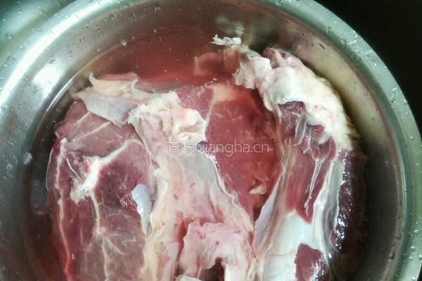爱心牛肉的做法图解1