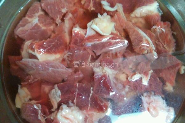 爱心牛肉的做法图解2