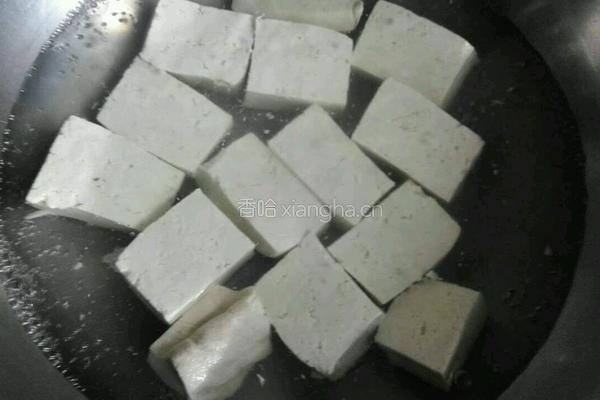 香椿拌豆腐的做法图解1