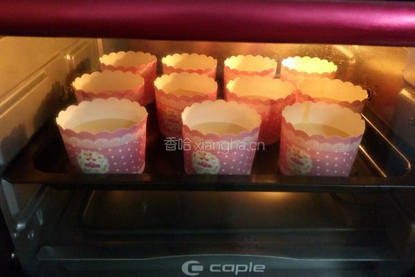戚风纸杯蛋糕的做法图解12