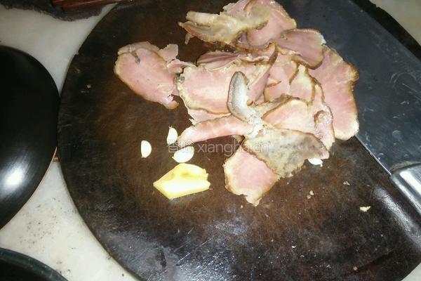 腊肉煲仔饭的做法图解2