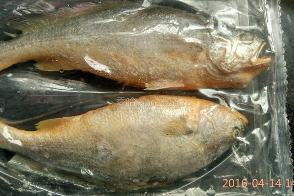 黄花鱼炖豆腐的做法图解1