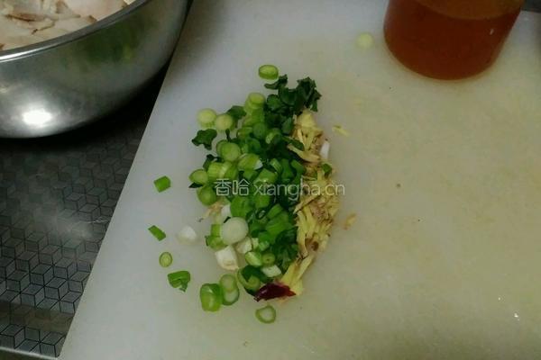 蒜苗五花肉的做法图解2