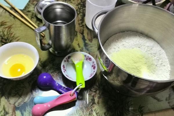 豆沙馒头的做法图解1